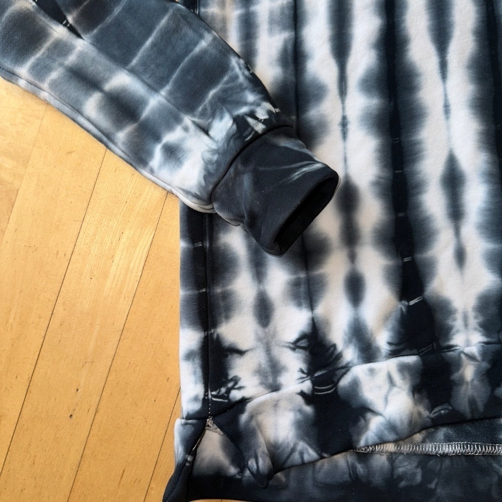 CHASER black white tie dye hoodie, Med. CB2229 - Picture 4 of 6